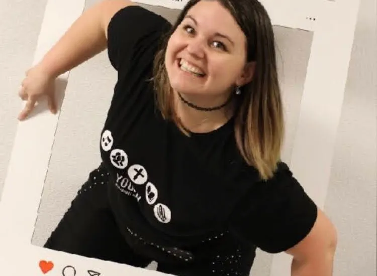 Kinder lachen und haben Spaß